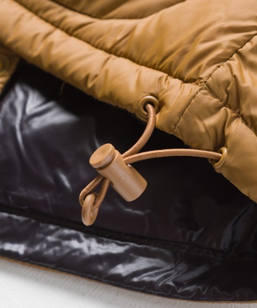 OMNES（オムネス）の「【ユニセックス】Vネックインナーダウンベスト（ダウンベスト・レディース・ブラック/ベージュ/ネイビー/カーキ/キャメル・X-LARGE/XX-LARGE/S/M/L）」の14枚目の写真