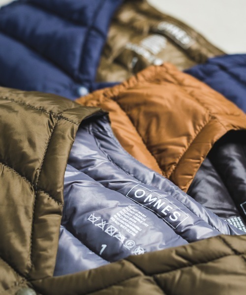 OMNES（オムネス）の「【ユニセックス】Vネックインナーダウンベスト（ダウンベスト・レディース・ブラック/ベージュ/ネイビー/カーキ/キャメル・X-LARGE/XX-LARGE/S/M/L）」の17枚目の写真