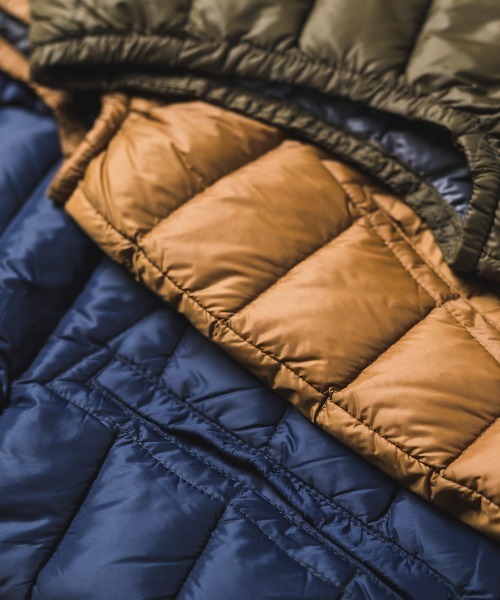 OMNES（オムネス）の「【ユニセックス】Vネックインナーダウンベスト（ダウンベスト・レディース・ブラック/ベージュ/ネイビー/カーキ/キャメル・X-LARGE/XX-LARGE/S/M/L）」の18枚目の写真