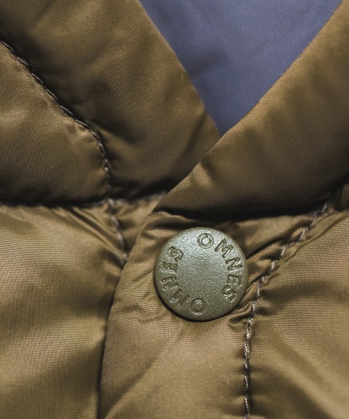 OMNES（オムネス）の「【ユニセックス】Vネックインナーダウンベスト（ダウンベスト・レディース・ブラック/ベージュ/ネイビー/カーキ/キャメル・X-LARGE/XX-LARGE/S/M/L）」の19枚目の写真