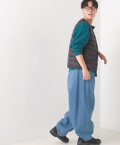 OMNES（オムネス）の「【ユニセックス】Vネックインナーダウンベスト（ダウンベスト・レディース・ブラック/ベージュ/ネイビー/カーキ/キャメル・X-LARGE/XX-LARGE/S/M/L）」の21枚目の写真