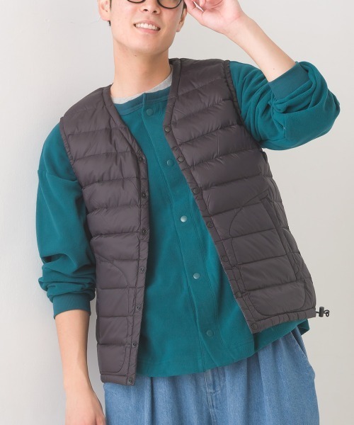 OMNES（オムネス）の「【ユニセックス】Vネックインナーダウンベスト（ダウンベスト・レディース・ブラック/ベージュ/ネイビー/カーキ/キャメル・X-LARGE/XX-LARGE/S/M/L）」の22枚目の写真