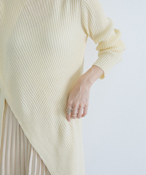 select MOCA(セレクトモカ)の「アシンメトリーリブニットワンピース(ラウンドネックハイスリットミモレ丈ワンピース)(ワンピース・レディース・ブラック/カーキ/アイボリー・FREE)」の11枚目の写真