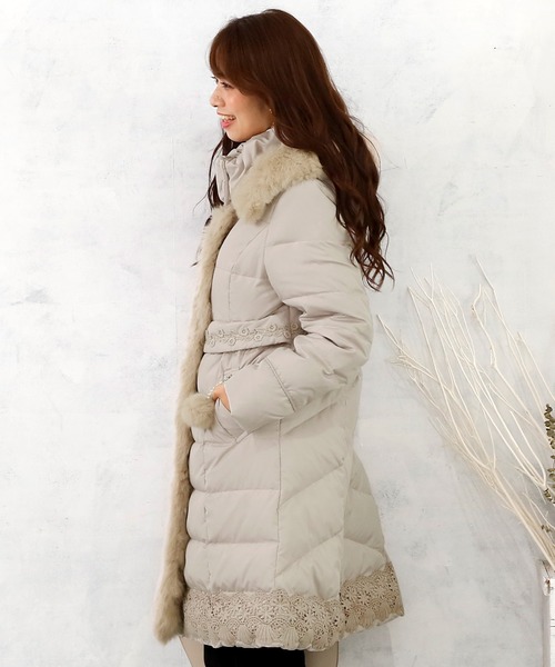 ElegChic(エレグシック)の「ダブルボタンファーフード ロング ダウンコート 結婚式対応(ダウンジャケット/コート・レディース・ピンクベージュ/グレイッシュベージュ/ブラック/ネイビー・M/L)」の6枚目の写真