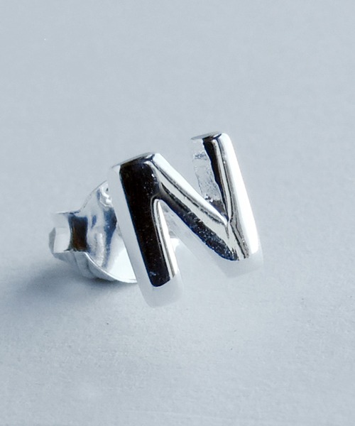 TONE SELECT GOODS（トーンセレクトグッズ）の「【925 SILVER ACC】イニシャルピアスSV925(OG)（ピアス（片耳用）・レディース・A/D/E/G/H/K/M/N/P/Q/R/U/V/W/X/Y/Z/B/T/L/O/S・FREE/SMALL）」の10枚目の写真