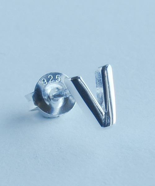 TONE SELECT GOODS（トーンセレクトグッズ）の「【925 SILVER ACC】イニシャルピアスSV925(OG)（ピアス（片耳用）・レディース・A/D/E/G/H/K/M/N/P/Q/R/U/V/W/X/Y/Z/B/T/L/O/S・FREE/SMALL）」の18枚目の写真