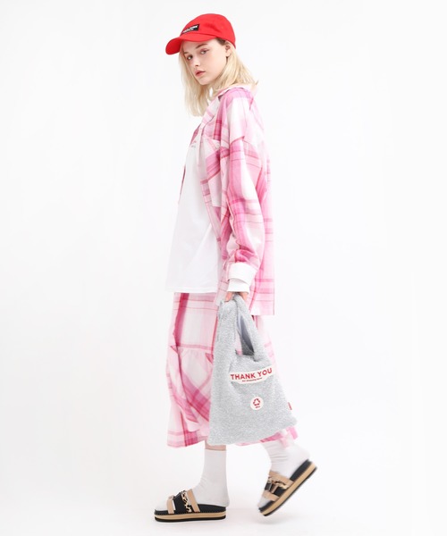 RNA（アールエヌエー）の「B2538 スプリングチェックダディシャツ（シャツ/ブラウス・レディース・ブラック/ピンク/ブルー・MEDIUM）」の9枚目の写真