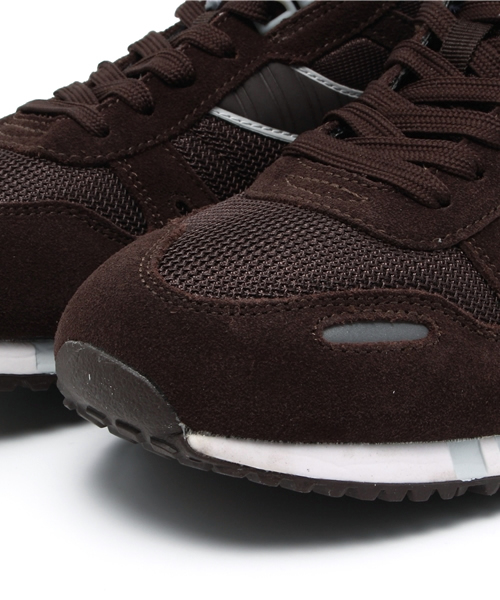 DIADORA（ディアドラ）の「ディアドラ レトロランニング タイタン2