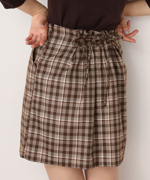 one after another NICE CLAUP(ワンアフターアナザーナイスクラップ)の「うしろレースアップミニスカート(スカート・レディース・グリーン/ブラック/ブラウン/ベージュ・FREE)」の3枚目の写真