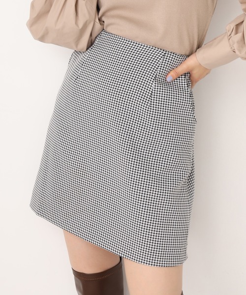 one after another NICE CLAUP(ワンアフターアナザーナイスクラップ)の「うしろレースアップミニスカート(スカート・レディース・グリーン/ブラック/ブラウン/ベージュ・FREE)」の2枚目の写真