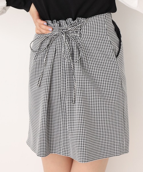 one after another NICE CLAUP(ワンアフターアナザーナイスクラップ)の「うしろレースアップミニスカート(スカート・レディース・グリーン/ブラック/ブラウン/ベージュ・FREE)」の16枚目の写真