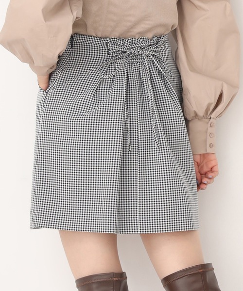 one after another NICE CLAUP(ワンアフターアナザーナイスクラップ)の「うしろレースアップミニスカート(スカート・レディース・グリーン/ブラック/ブラウン/ベージュ・FREE)」の22枚目の写真