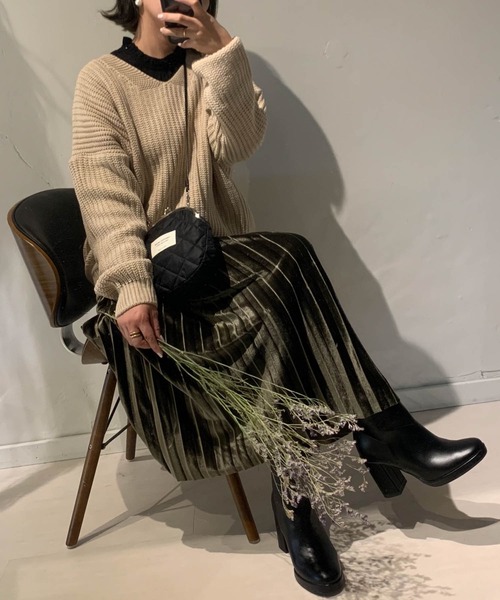 muure（ミュール）の「ベロアプリーツスカート（スカート・レディース・ブラック/ダークブラウン/ブラウン/カーキ/シルバーグレー・FREE）」の5枚目の写真