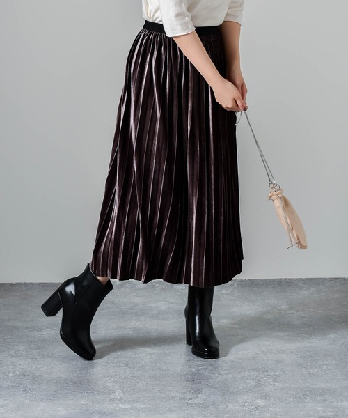 muure（ミュール）の「ベロアプリーツスカート（スカート・レディース・ブラック/ダークブラウン/ブラウン/カーキ/シルバーグレー・FREE）」の6枚目の写真