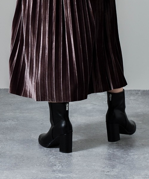 muure（ミュール）の「ベロアプリーツスカート（スカート・レディース・ブラック/ダークブラウン/ブラウン/カーキ/シルバーグレー・FREE）」の8枚目の写真
