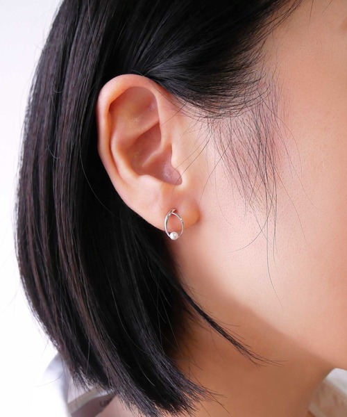 va(ヴイエー)の「K10ゴールド カラーストーンピアス(ピアス(両耳用)・レディース・ホワイト/グリーン/クリア・ONE SIZE)」の6枚目の写真