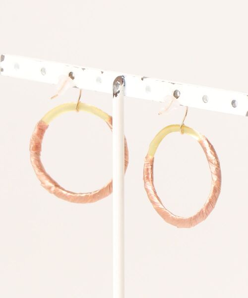 tone(トーン)の「【PAPER ART WORKS】metalic circle(ピアス(両耳用)・レディース・シルバー/ゴールド/ピンクゴールド・FREE)」の4枚目の写真