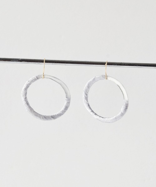 tone(トーン)の「【PAPER ART WORKS】metalic circle(ピアス(両耳用)・レディース・シルバー/ゴールド/ピンクゴールド・FREE)」の2枚目の写真