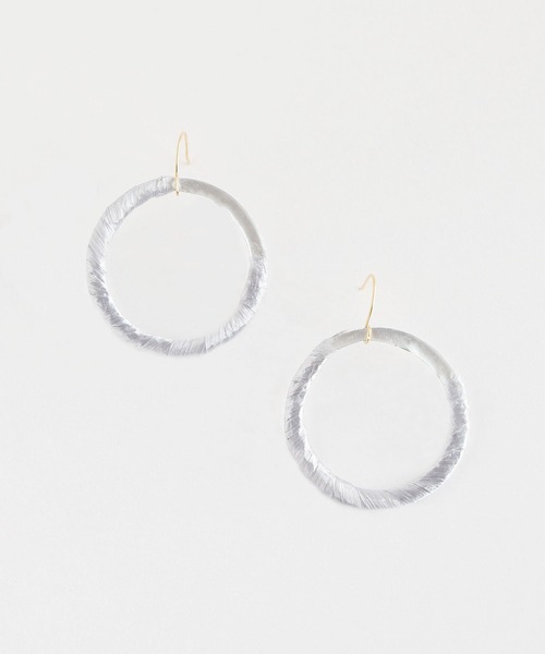 tone(トーン)の「【PAPER ART WORKS】metalic circle(ピアス(両耳用)・レディース・シルバー/ゴールド/ピンクゴールド・FREE)」の5枚目の写真