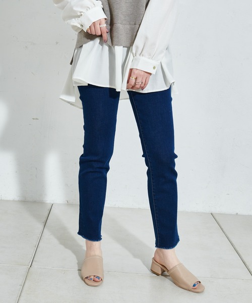 DISCOAT(ディスコート)の「カットオフデニムスキニーパンツ(デニムパンツ・レディース・ブラック/ブルー・MEDIUM/LARGE)」の1枚目の写真