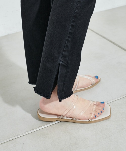 DISCOAT(ディスコート)の「カットオフデニムスキニーパンツ(デニムパンツ・レディース・ブラック/ブルー・MEDIUM/LARGE)」の5枚目の写真