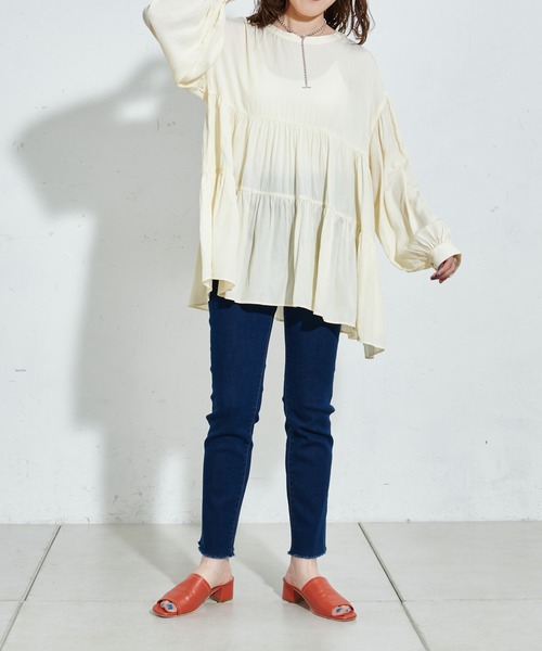 DISCOAT(ディスコート)の「カットオフデニムスキニーパンツ(デニムパンツ・レディース・ブラック/ブルー・MEDIUM/LARGE)」の16枚目の写真