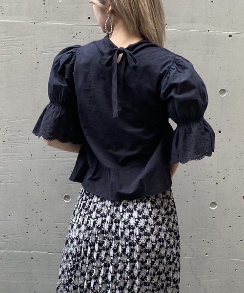 AS KNOW AS PINKY(アズノゥアズピンキー)の「流れるスカラな真ん中ブラウス(シャツ/ブラウス・レディース・オフホワイト/ブラック・FREE)」の2枚目の写真