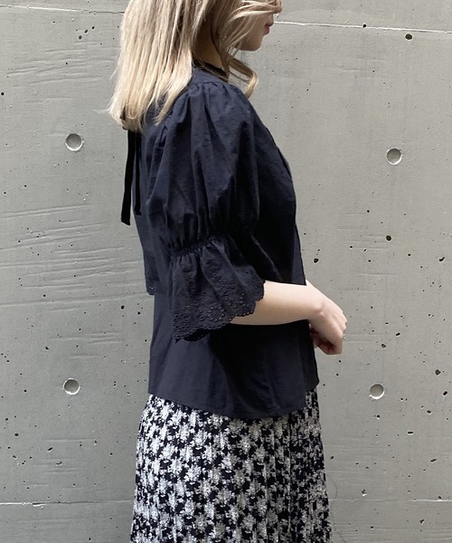 AS KNOW AS PINKY(アズノゥアズピンキー)の「流れるスカラな真ん中ブラウス(シャツ/ブラウス・レディース・オフホワイト/ブラック・FREE)」の17枚目の写真