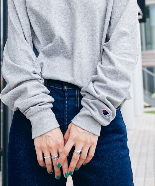 Champion（チャンピオン）の「Champion Authentic T-SHIRTS レディース チャンピオン スーパーオーバーサイズ コットン L/S Tシャツ（Tシャツ/カットソー・レディース・ブラック/グレー/ロイヤルブルー/ホワイト/ネイビー/レッド・L/XL/S/M）」の10枚目の写真