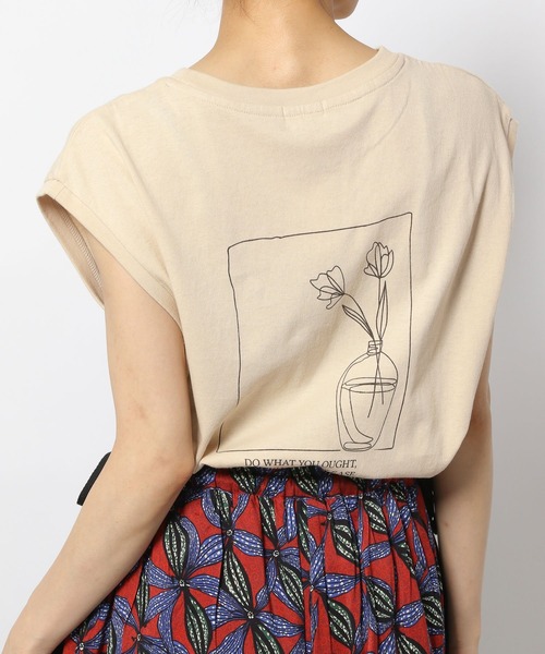 フリーハンドイラストノースリtシャツ