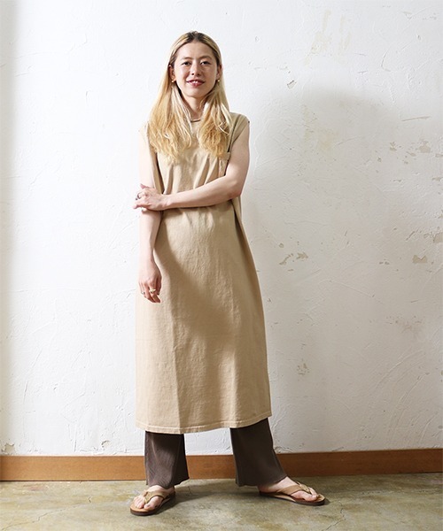 Goodwear(Since1983)（グッドウェア）の「SLEEVELESS POCKET ONEPIECE LONG / スリーブレスポケットワンピースロング SALE（ワンピース・レディース・ダークオリーブ/杢グレー/ブラウン系その他/レッド/チェリーピンク/ベージュ・MEDIUM）」の3枚目の写真