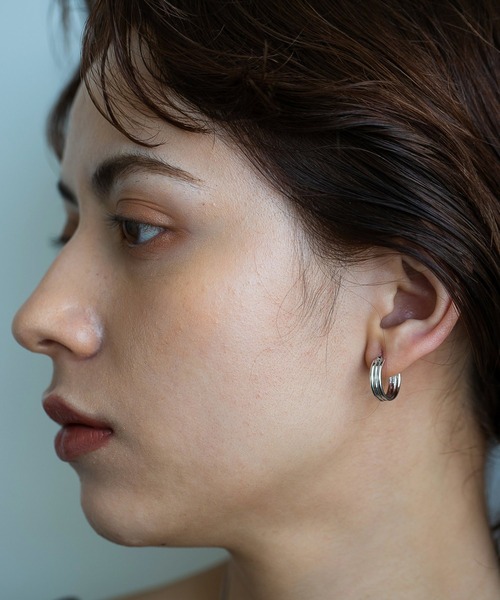PAS TIERRA（パティエラ）の「-Lien- シェードプチピアス（ピアス（両耳用）・レディース・シルバー/イエローゴールド・FREE）」の6枚目の写真