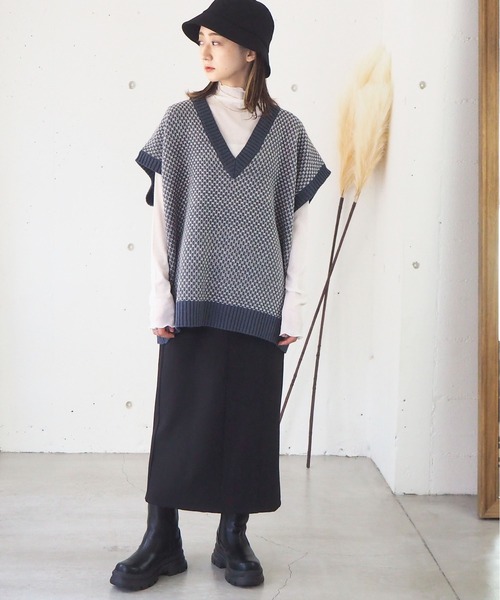 tiptop(ティップトップ)の「アソートVネックBIGベスト(ベスト・レディース・アイボリー/ダークブルー/A/B/グレイッシュベージュ/D/C/ブルー/キナリ/グリーン/ピンク/ブラウン・FREE)」の16枚目の写真