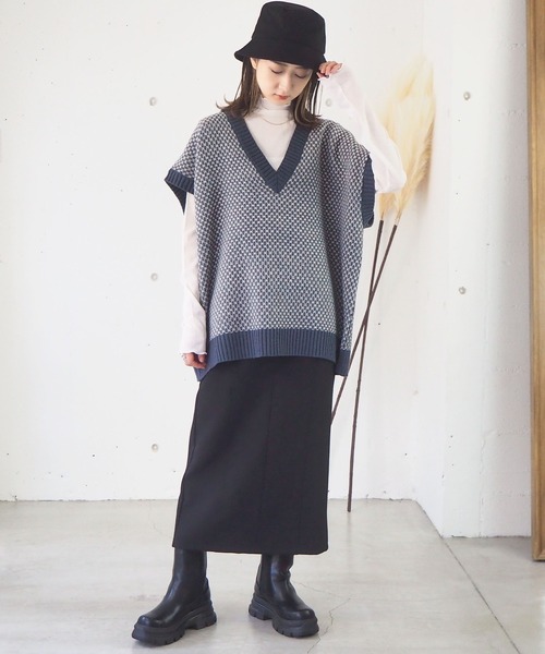 tiptop(ティップトップ)の「アソートVネックBIGベスト(ベスト・レディース・アイボリー/ダークブルー/A/B/グレイッシュベージュ/D/C/ブルー/キナリ/グリーン/ピンク/ブラウン・FREE)」の14枚目の写真