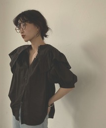 BIG COLLAR BLOUSE