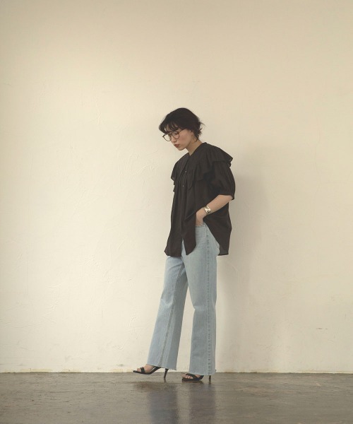 marjour（マージュール）の「BIG COLLAR BLOUSE（シャツ/ブラウス・レディース・チャコールグレー・M）」の2枚目の写真