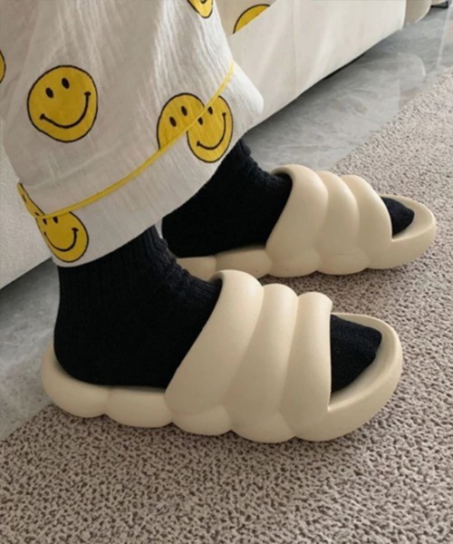 SETUP7（セットアップセブン）の「【SETUP7】やわらか厚底ルームスリッパ KNF142（サンダル・レディース・イエロー/ピンク/ブラック/サックスブルー/ホワイト/アイボリー/カーキ/ライトグリーン/ブルーグレー・37/36/38/40/42/44）」の3枚目の写真