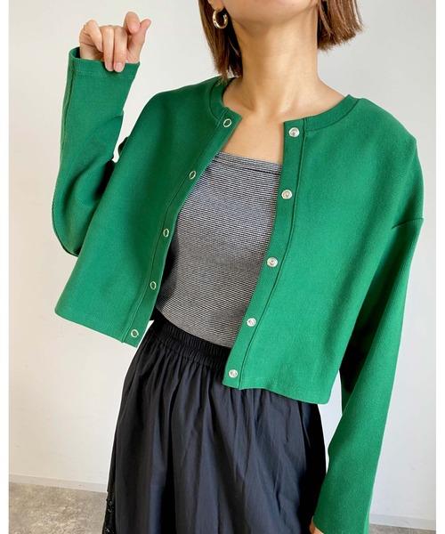 MLI'A（エムリア）の「スナップボタンカーディガン（カーディガン/ボレロ・レディース・ブラック/グレー/アイボリー/グリーン/ダークグリーン/バーガンディー/イエロー・M）」の5枚目の写真