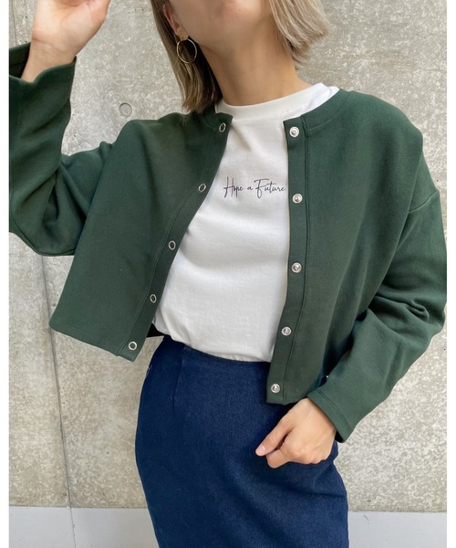 MLI'A（エムリア）の「スナップボタンカーディガン（カーディガン/ボレロ・レディース・ブラック/グレー/アイボリー/グリーン/ダークグリーン/バーガンディー/イエロー・M）」の4枚目の写真