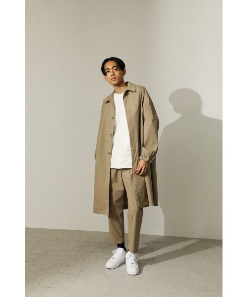 STYLEMIXER（スタイルミキサー）の「マットナイロンロングコート（ステンカラーコート・メンズ・ベージュ/ブラック・X-LARGE/LARGE）」の3枚目の写真