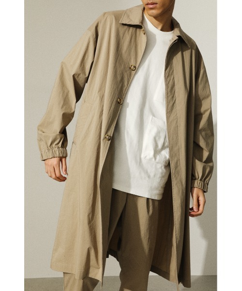 STYLEMIXER（スタイルミキサー）の「マットナイロンロングコート（ステンカラーコート・メンズ・ベージュ/ブラック・X-LARGE/LARGE）」の4枚目の写真