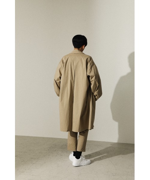 STYLEMIXER（スタイルミキサー）の「マットナイロンロングコート（ステンカラーコート・メンズ・ベージュ/ブラック・X-LARGE/LARGE）」の6枚目の写真