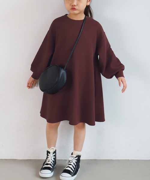 coca（coca）（コカ）の「＼＼新色登場／／キッズ エンボス袖バルーンワンピース（Tシャツ/カットソー・キッズ・ブラック/カーキ/ダークベージュ/マスタード/ワインレッド/ネイビー・100/110/120/130）」の6枚目の写真