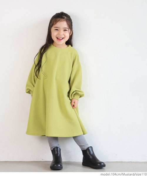 coca（coca）（コカ）の「＼＼新色登場／／キッズ エンボス袖バルーンワンピース（Tシャツ/カットソー・キッズ・ブラック/カーキ/ダークベージュ/マスタード/ワインレッド/ネイビー・100/110/120/130）」の13枚目の写真