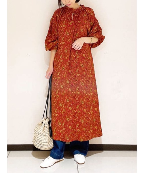 Lugnoncure（ルノンキュール）の「レトロ花柄フリルスキッパーワンピース（ワンピース・レディース・ネイビー/オレンジ/グリーン・ﾌﾘ-）」の3枚目の写真