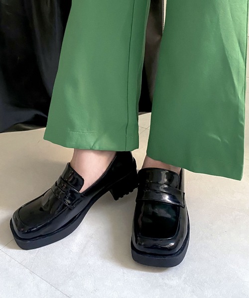 KOBE LETTUCE（コウベレタス）の「スクエアトゥローファー（ローファー・レディース・ベージュ/ブラック/ブラウン・L/LL/M/S）」の2枚目の写真