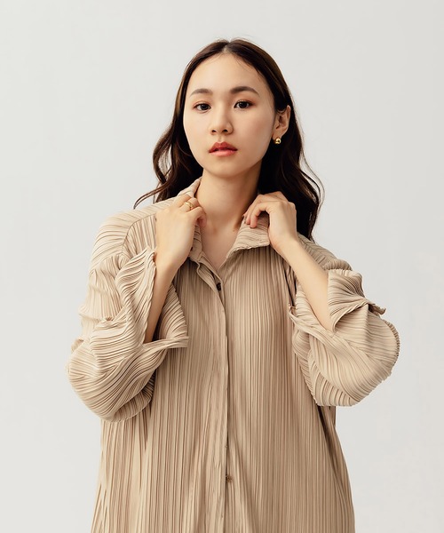 RANDEBOO(ランデブー)の「Natural shirt dress(ワンピース・レディース・ベージュ/ブラック・FREE)」の3枚目の写真