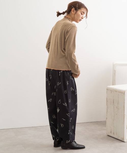 POU DOU DOU（プードゥドゥ）の「起毛テレコ2way配色メロートップス（Tシャツ/カットソー・レディース・イエロー/ブルー/アイボリー/モカ・3）」の13枚目の写真