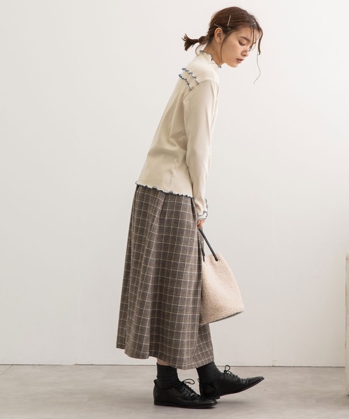 POU DOU DOU（プードゥドゥ）の「起毛テレコ2way配色メロートップス（Tシャツ/カットソー・レディース・イエロー/ブルー/アイボリー/モカ・3）」の14枚目の写真