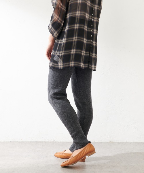 SHENERY（シーナリー）の「裾リブニットパンツ（その他パンツ・レディース・ベージュ/チャコールグレー・FREE）」の7枚目の写真